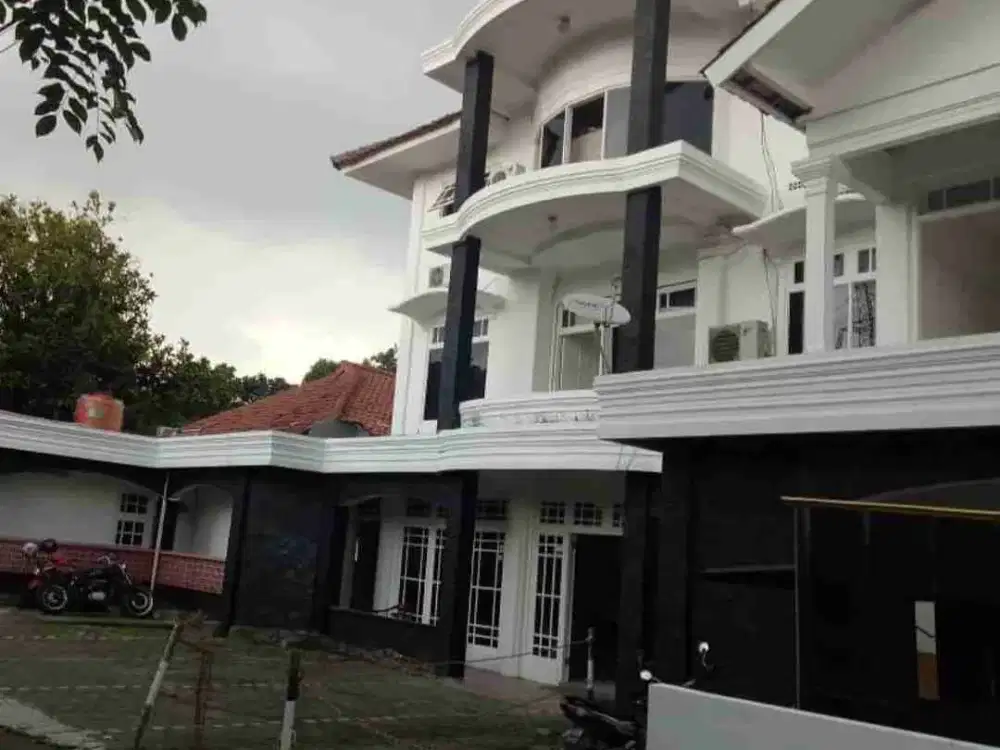 di jual cepat, hotel 3 lantai, di Bandung.. h nego