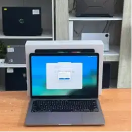 LAPTOP MACKBOOK APPLE PRO 2020 TOUCHBAR CHIP M1 RAM 8GB SSD 256 GB TOU