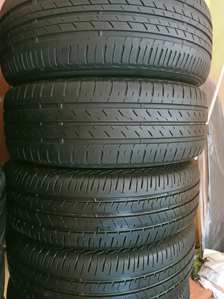 Jual ban copotan Innova 205/65/15 briguestun ecopia nik 2022(2)2025(2)