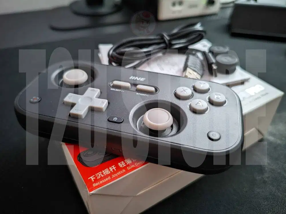 IINE - Palm Sized Retro Pocket Chronos Controller