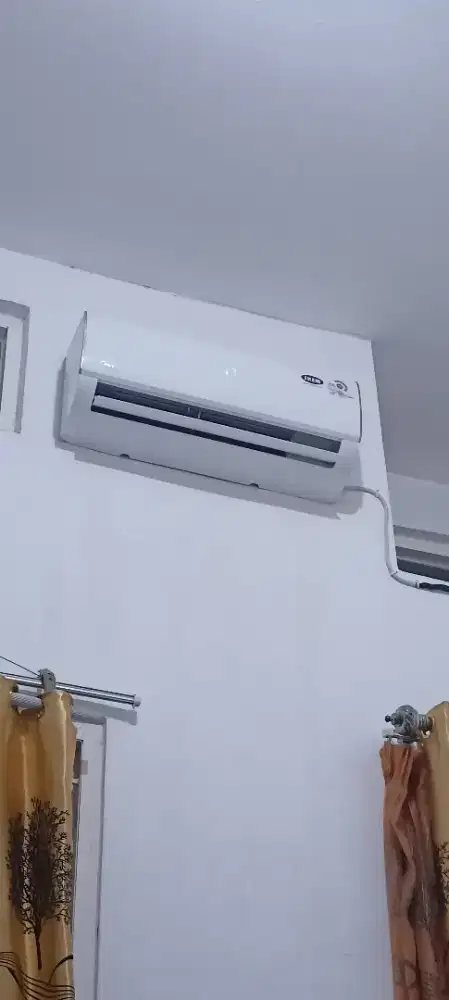 Jual cepat AC Midea 1/2 PK 0,5 PK