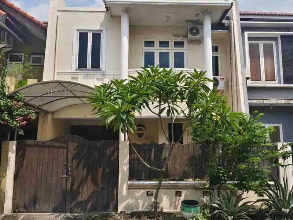 Rumah 2 lt Lokasi Strategis di Gayung kebonsari dekat Al Hikmah