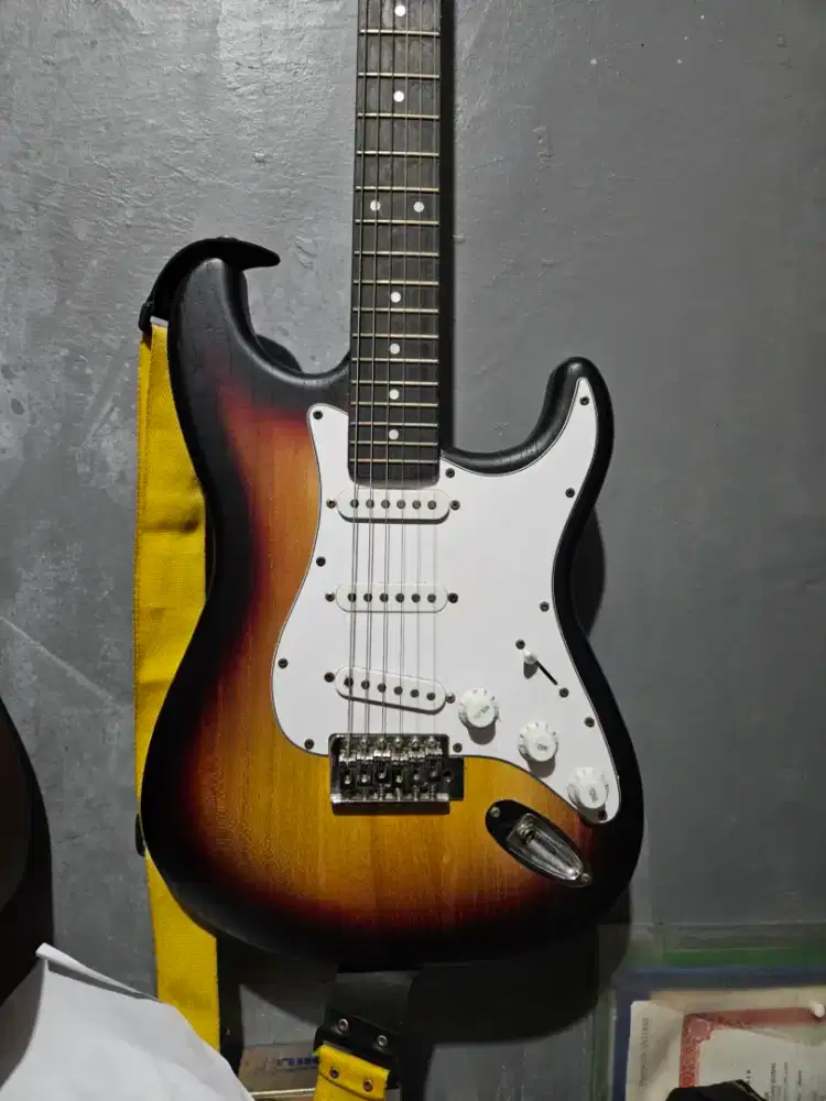 Gitar Elektrik Donner Dst-80