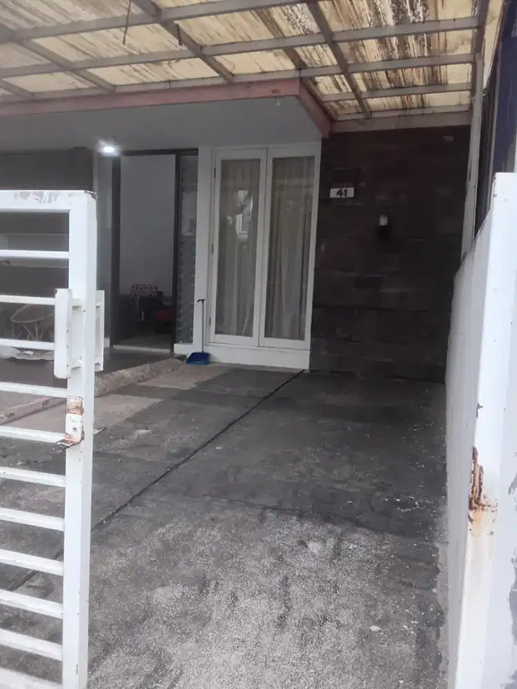 Sewa rumah bulanan &  furnis permata jingga suhat UB Polinema malang
