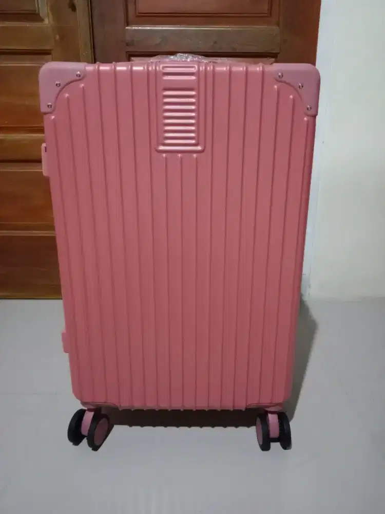 Koper Travel 22 Inch Warna Pink Kondisi Baru Like New