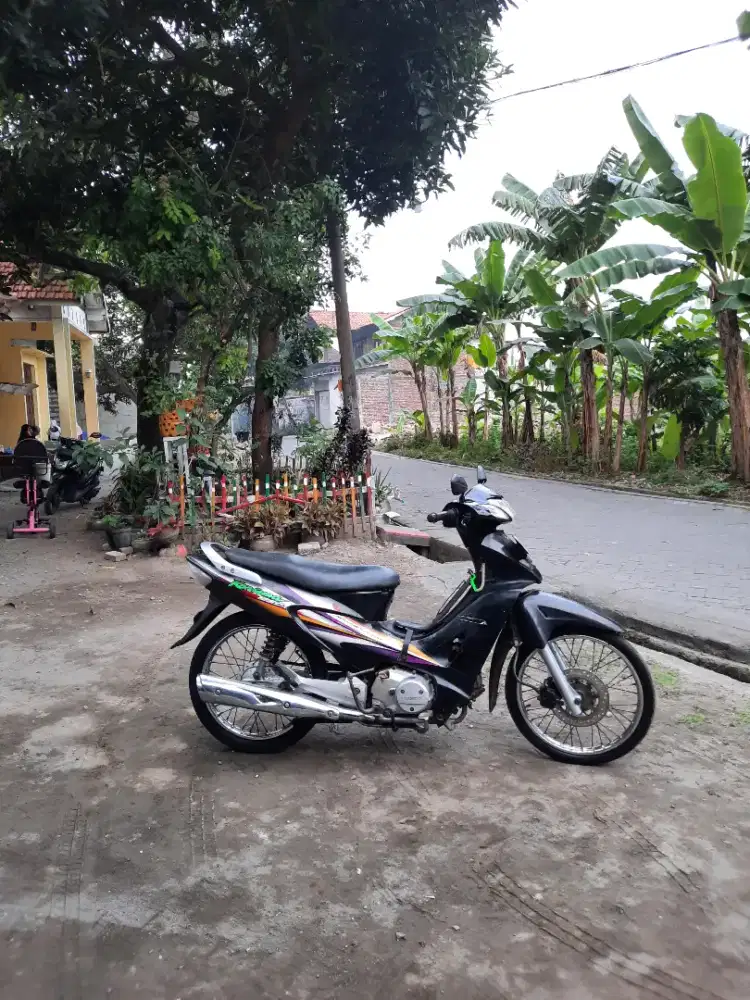 Honda karisma 2003 lengkap