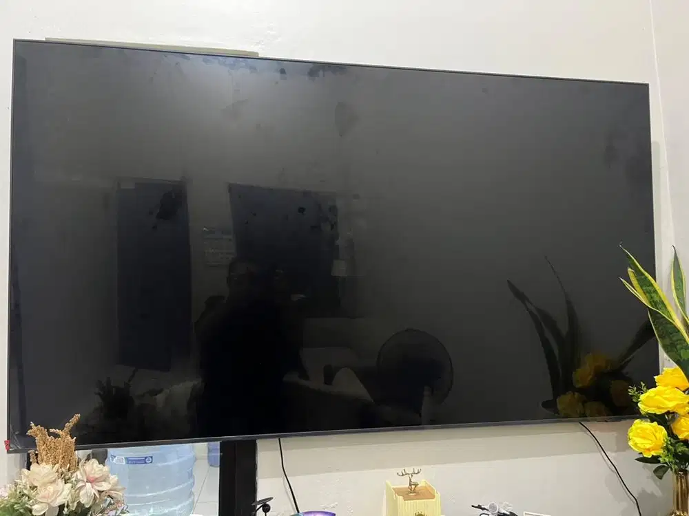 Smart TV Samsung 75 inch Crystal UHD ( UA75CU8000kxxd) jernih mulus