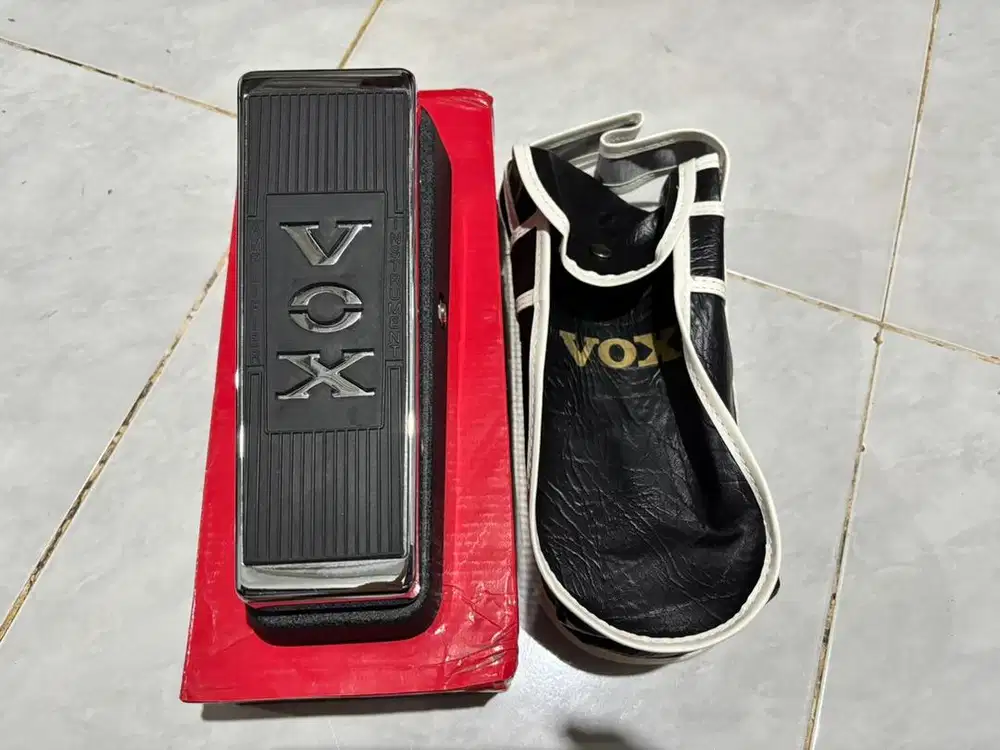 VOX V847-A wah buffer pedal (second)