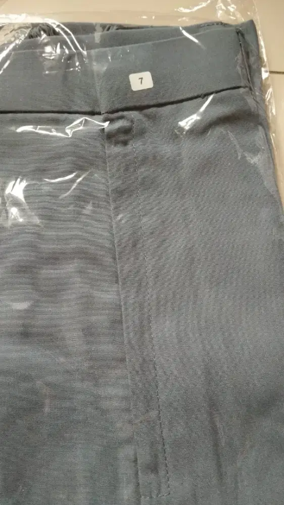 BAJU SERAGAM CEWEK SMP