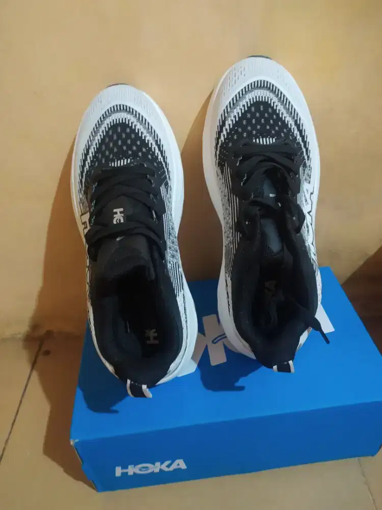 Sepatu hoka sky my flow size 43 insole 27.5