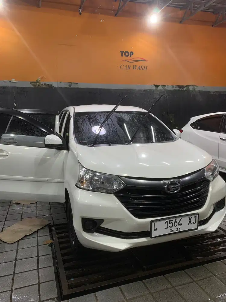 Daihatsu Xenia Putih 2016