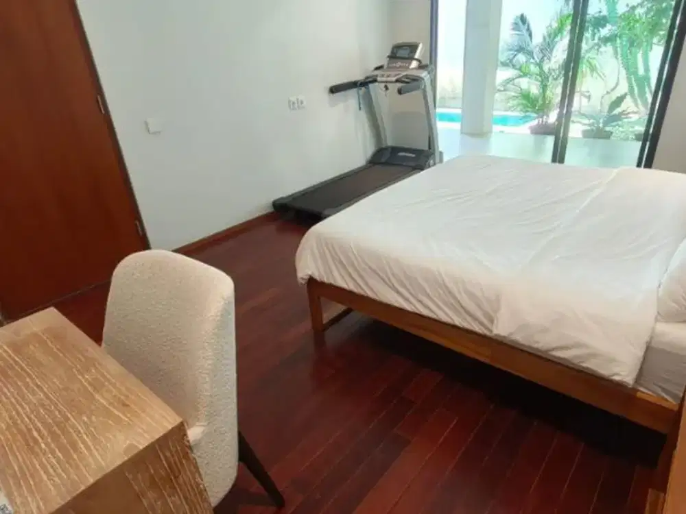VILLA COZY DENGAN TAMAN LUAS DI SEMINYAK BADUNG - Thumbnail 8