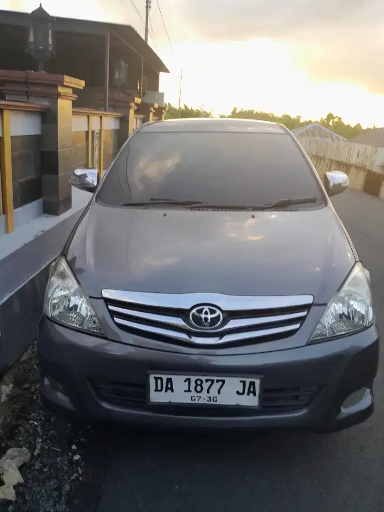Di jual kijang innova