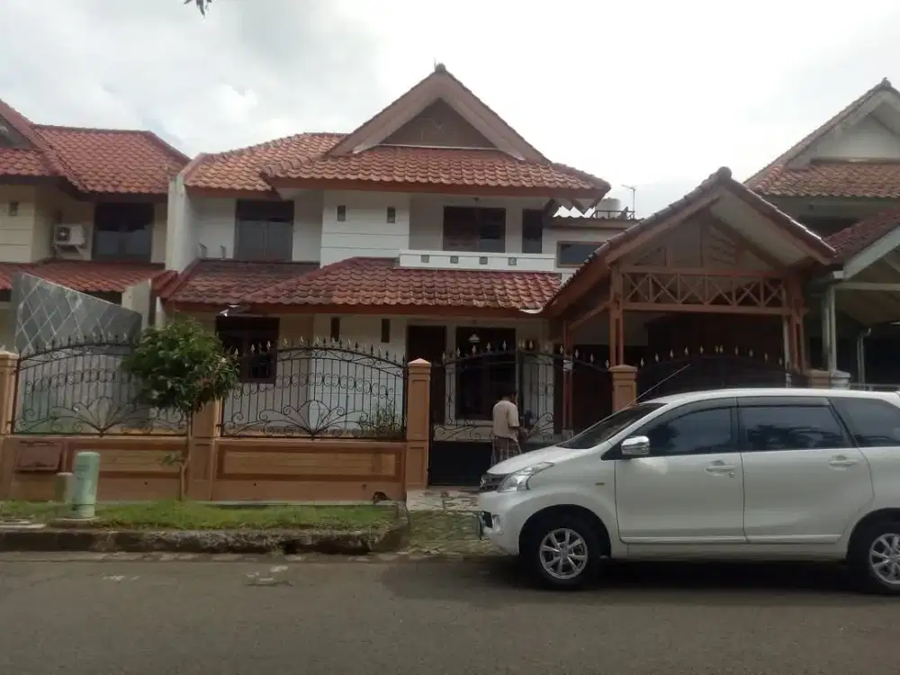Rumah 2 Lantai 4+1 Kamar Siap Huni di Giri Loka