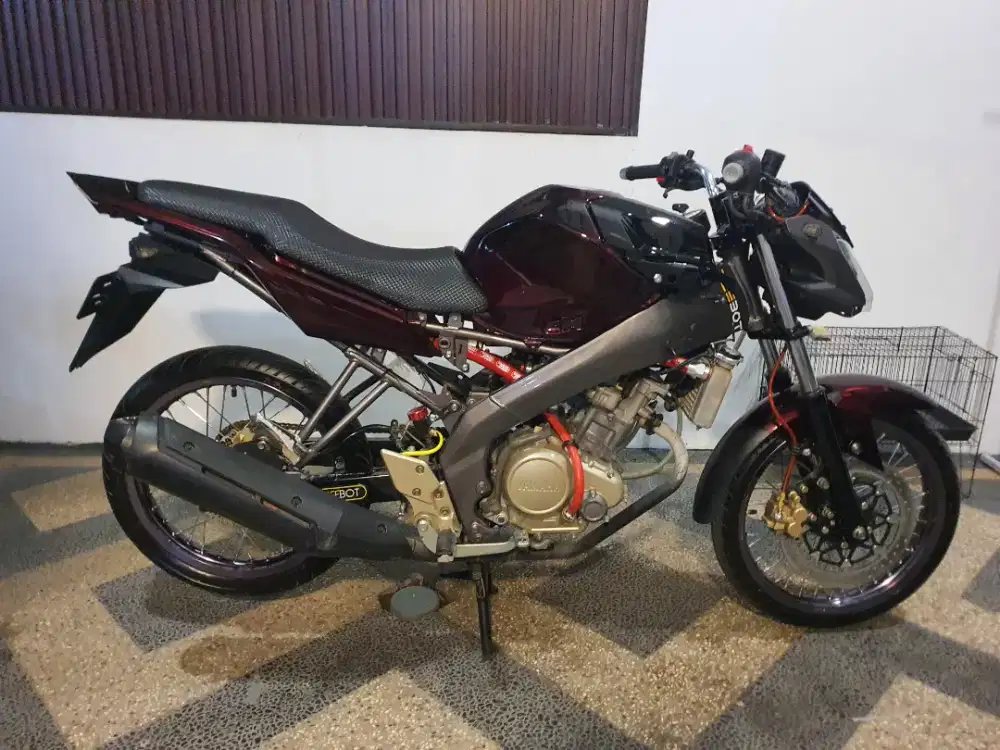 Vixion merah moonlight