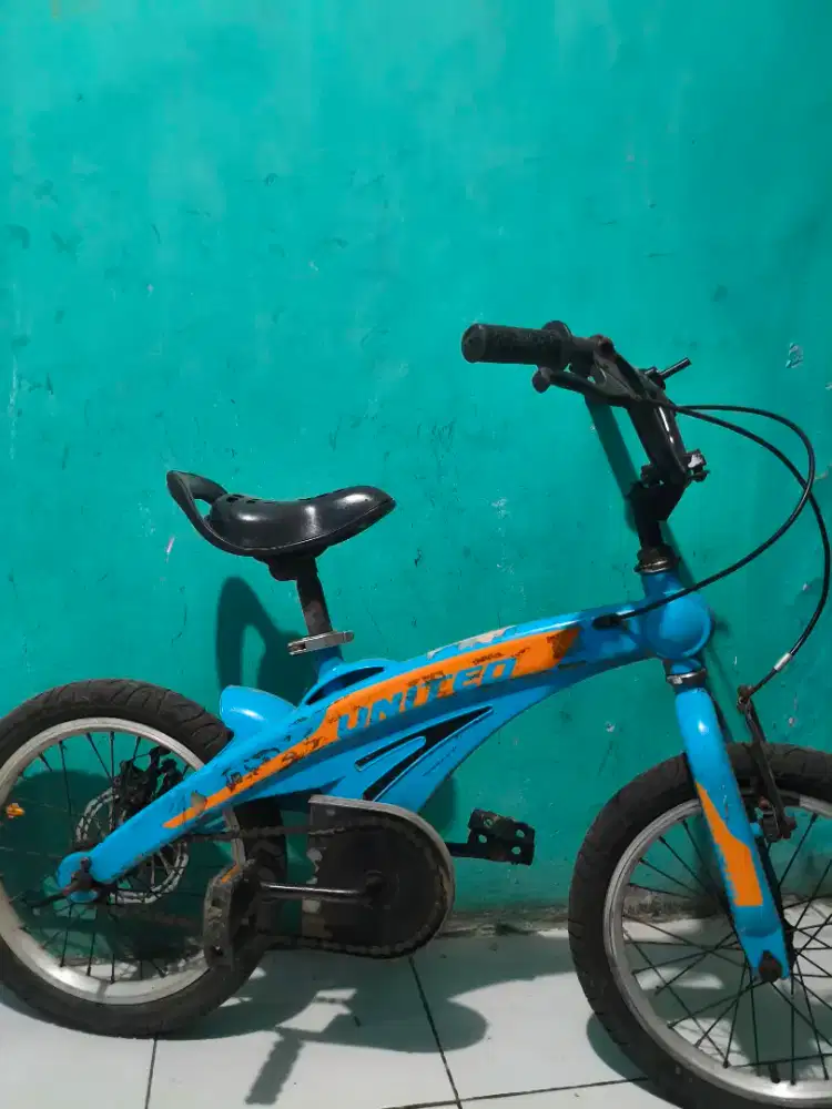 Sepeda anak United aero 16