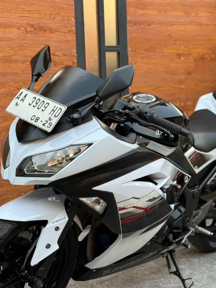 Kawasaki ninja 250 2014 plat aa km rendah