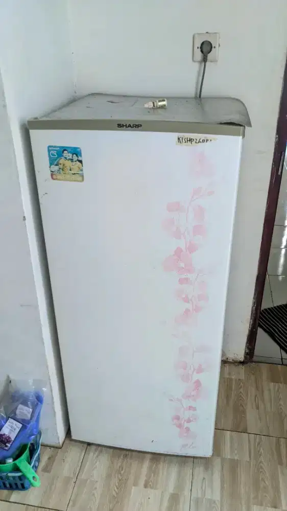 Dijual kulkas sharp  bekas murah