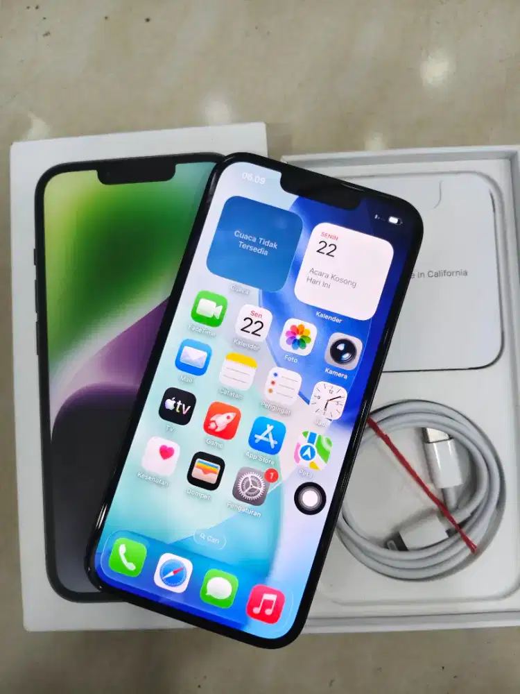 Iphone 14 256GB hitam lengakp ibox