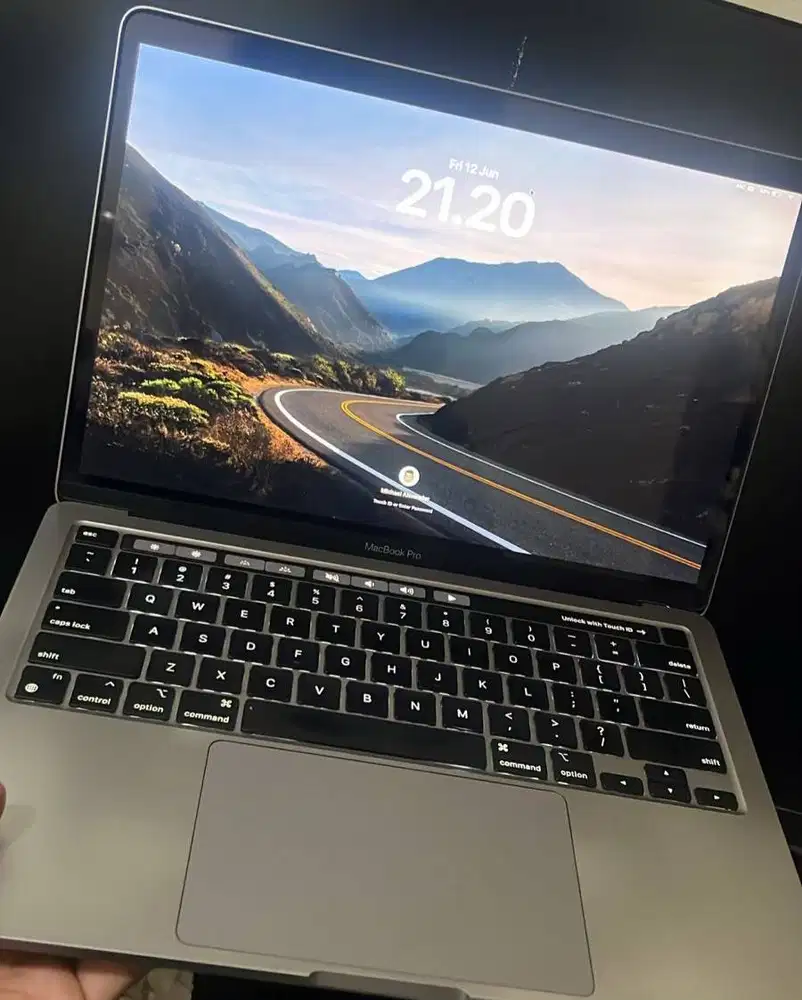 Macbook Pro M2 2022 13-Inch
