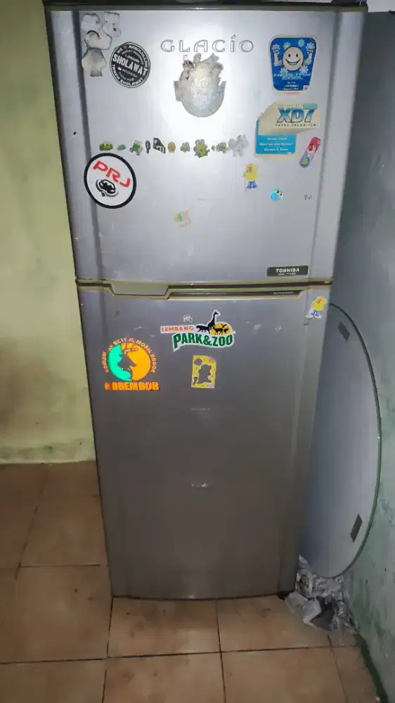 Kulkas 2 pintu Glacio