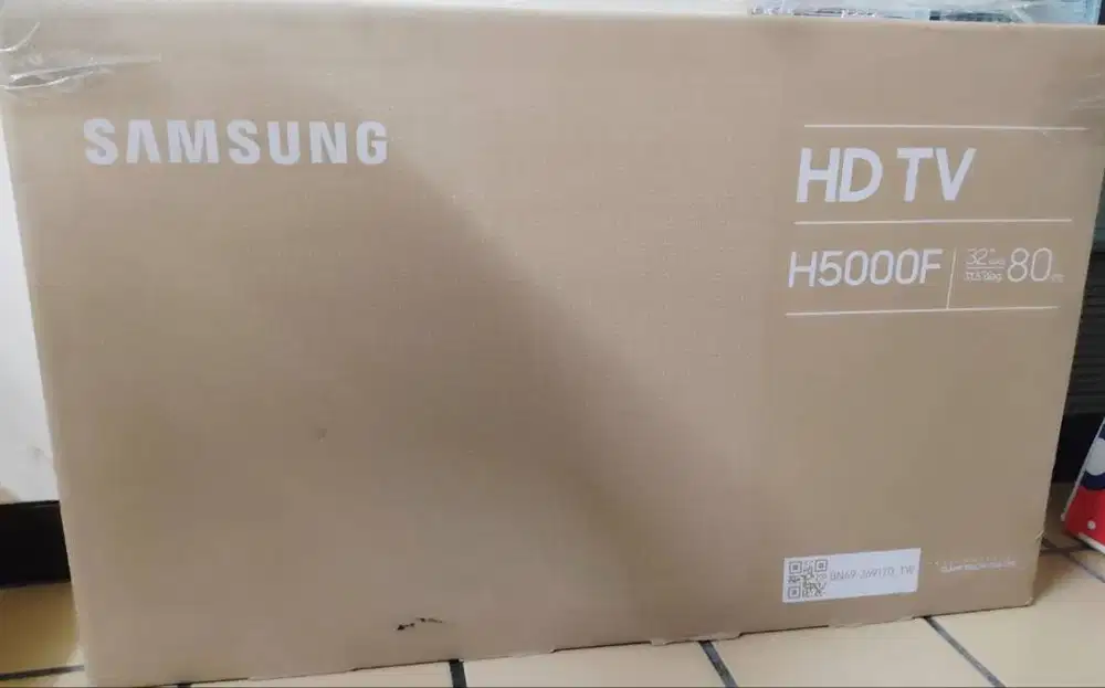 Samsung smart TV 32 inch.