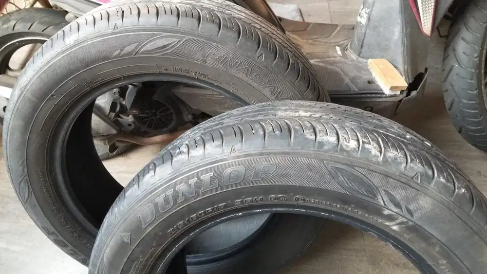 Dunlop enasave EC300   UKURAN 215/60/R17