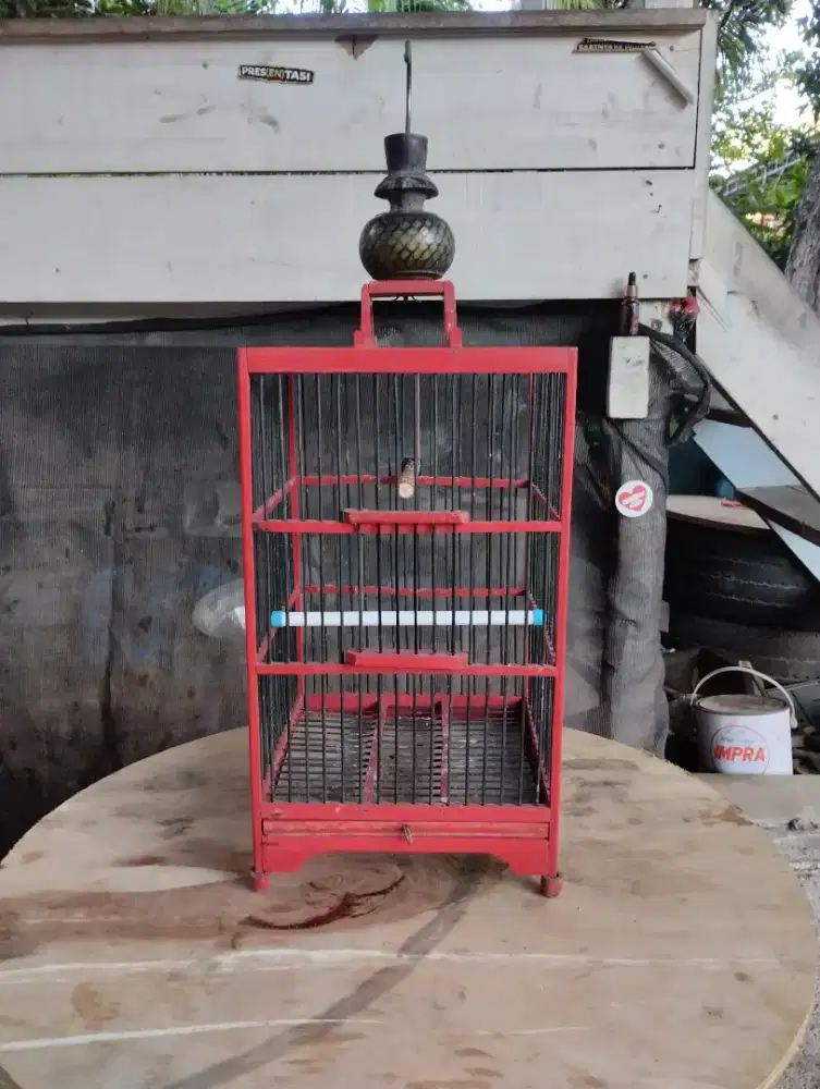 Sangkar burung kecil