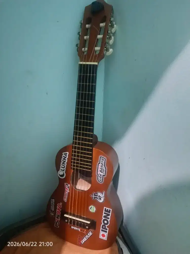 Gitar lele senar 6