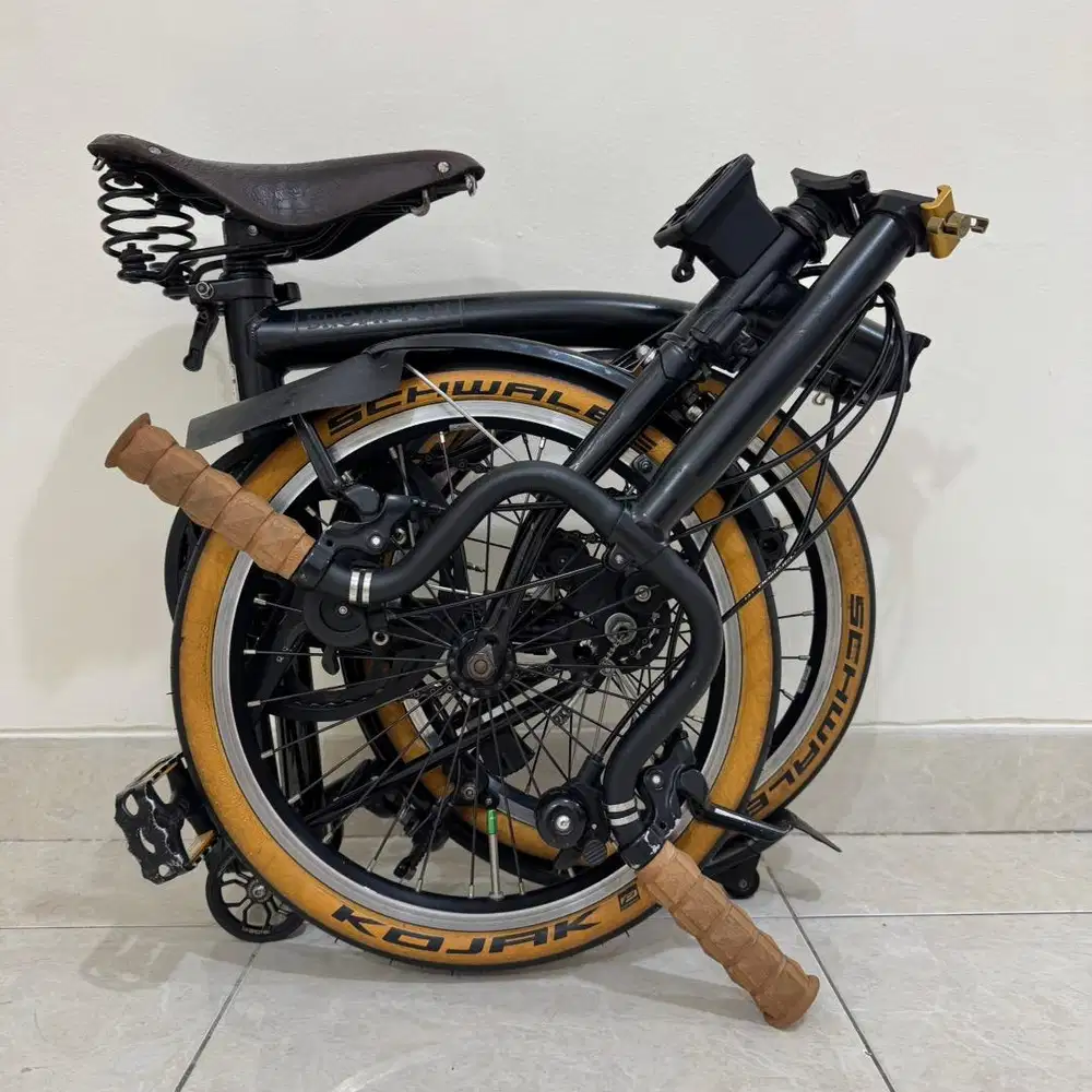 BROMPTON M6L BLACK IN BLACK EDITION 2016 - GOOD CONDITION