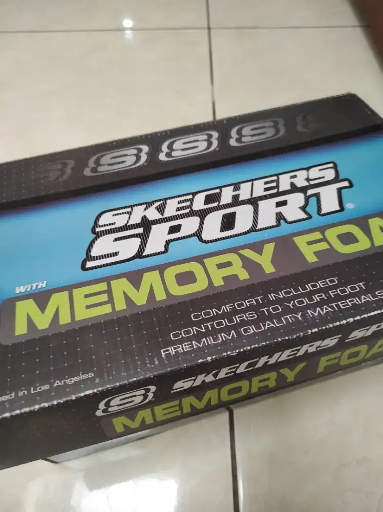 Sepatu skechers sport memory foam