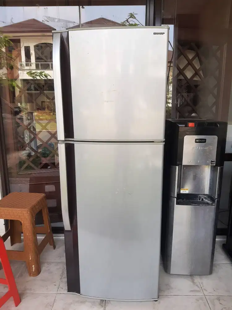 Kulkas MURAH 2 pintu merek SHARP