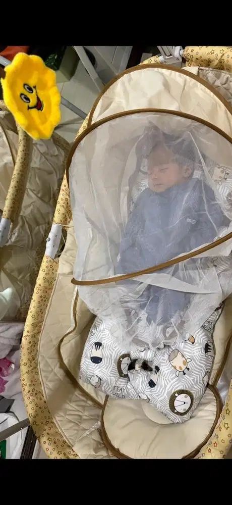 Kasur bayi ayunan bayi