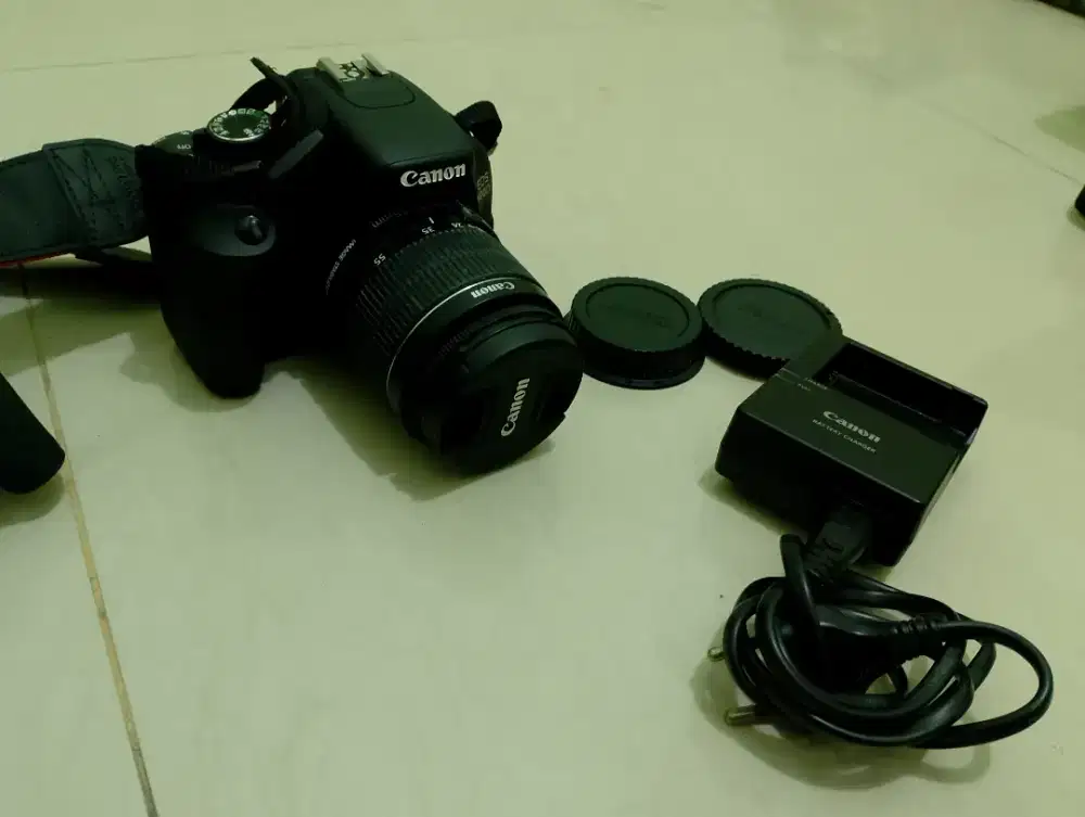 Di jual cepat kamera DSLR CANON EOS600D