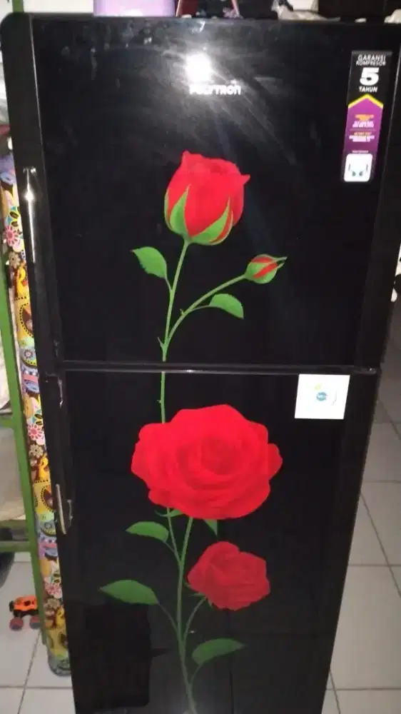 Jual kulkas baru satu bulan pemakaian