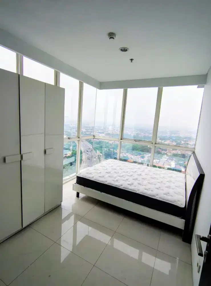Lexington apartement yang nyaman di lokasi strategis