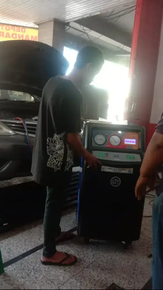 Mesin Flushing AC Mobil merk Heshbond