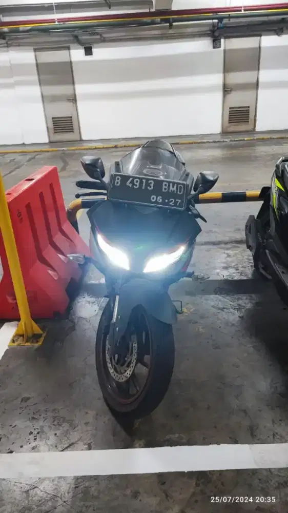 Dijual Cepat, R15 KM Rendah!!
