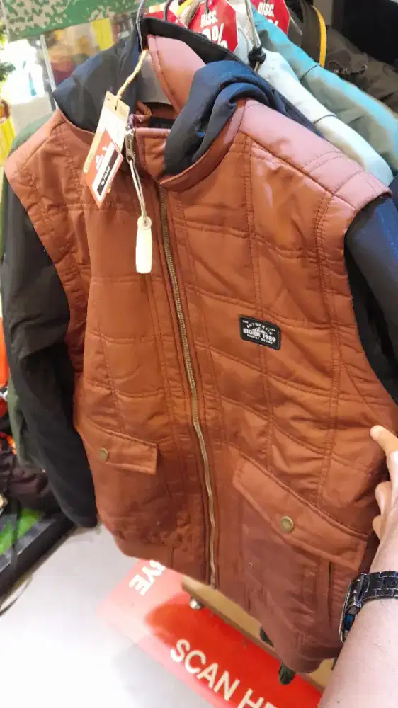 Jaket Kulit Black & Eiger Orange, Tas Polo