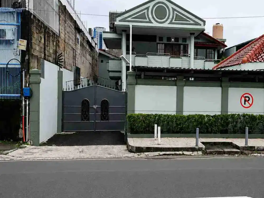 RUMAH STRATEGIS PINGGIR JALAN KEDOYA, COCOK UNTUK HUNIAN ATAU USAHA
