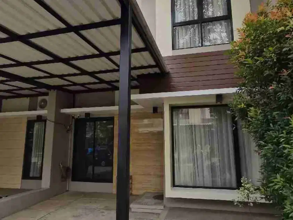 Rumah cakep 2 lantai  fully furnish siap pakai