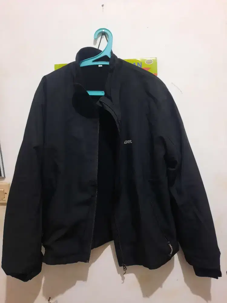 Jaket windproof pria