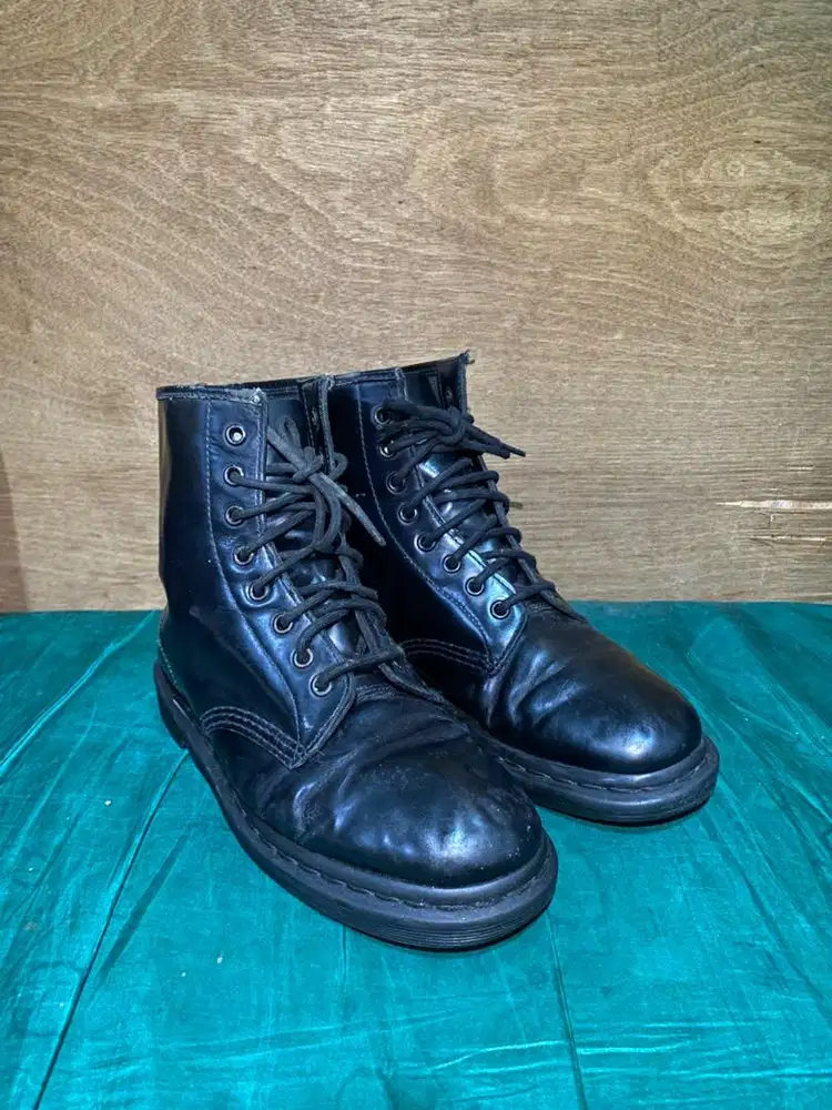 Sepatu docmart dr martens