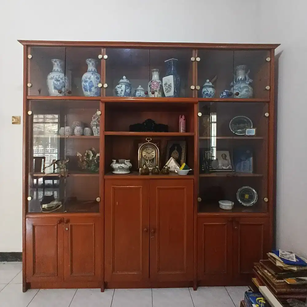 Dijual Lemari Hias Jati