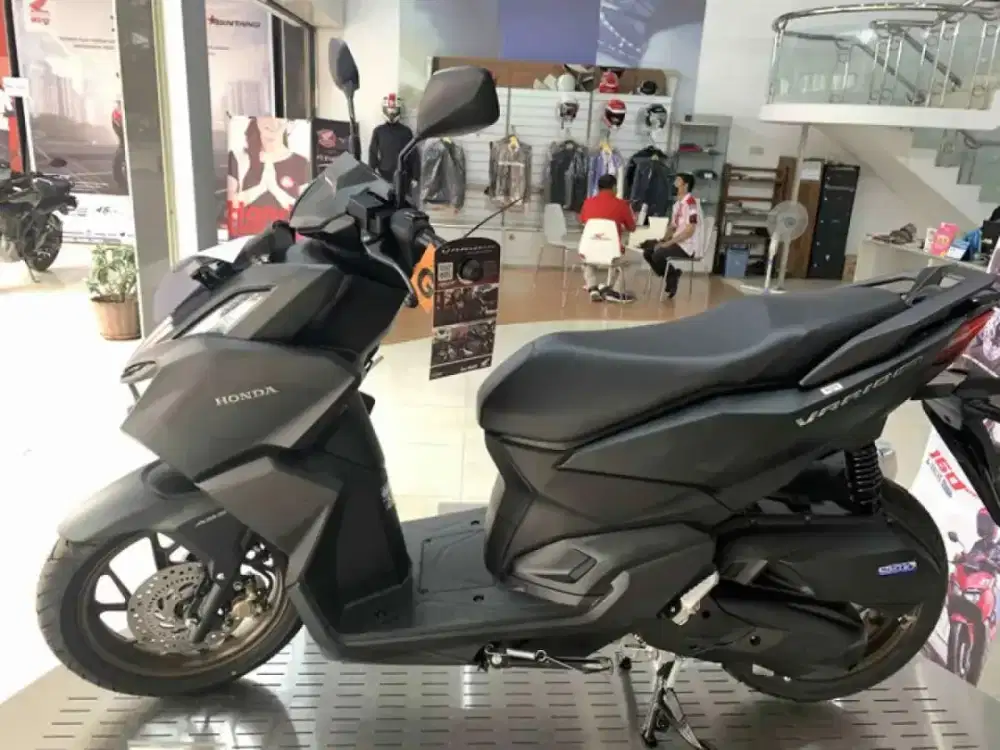 Vario 160 - Hitam Doff Nego tipis