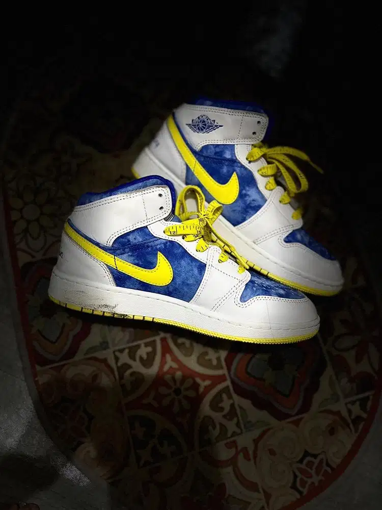 Dijual second, Sepatu Nike Air Jordan 1 Mid. Bisa nego