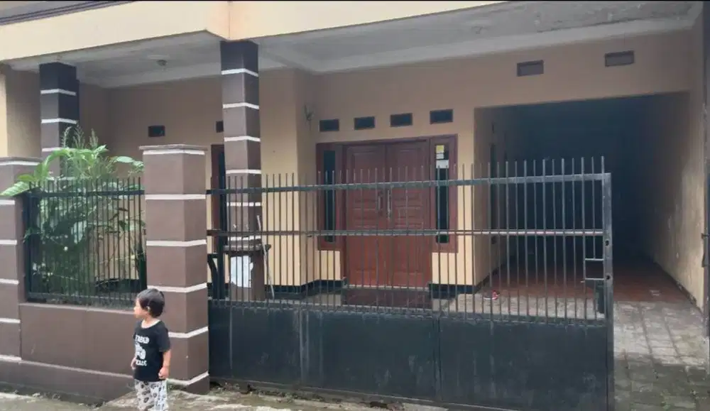 di jual rumah di kota sumedang komplek assalam