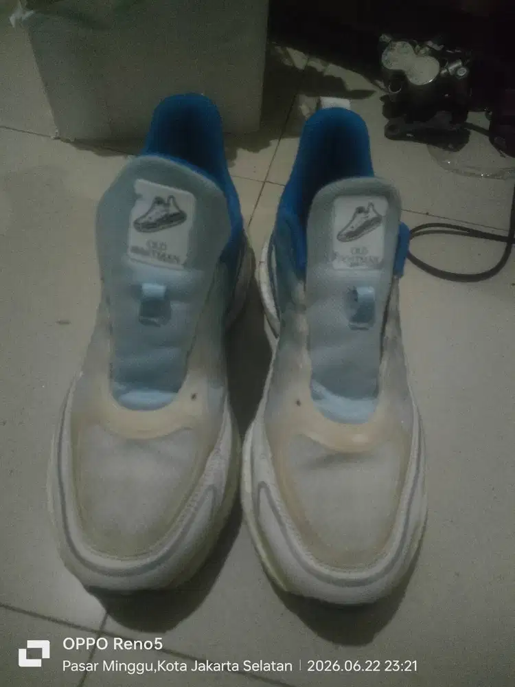 SEPATU OLD POSTMAN