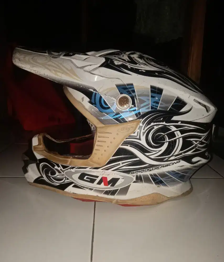 Helm Cross GM SNI