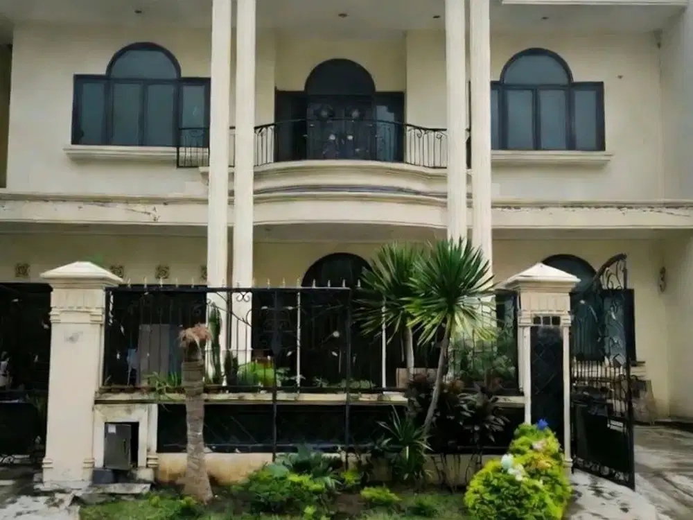 VILLA ROYAL